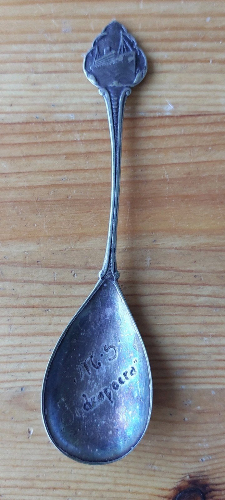 Koffielepel M.S. Indrapoera, Verzamelen, Ophalen of Verzenden, Overige soorten, Nederland, Embleem of Badge