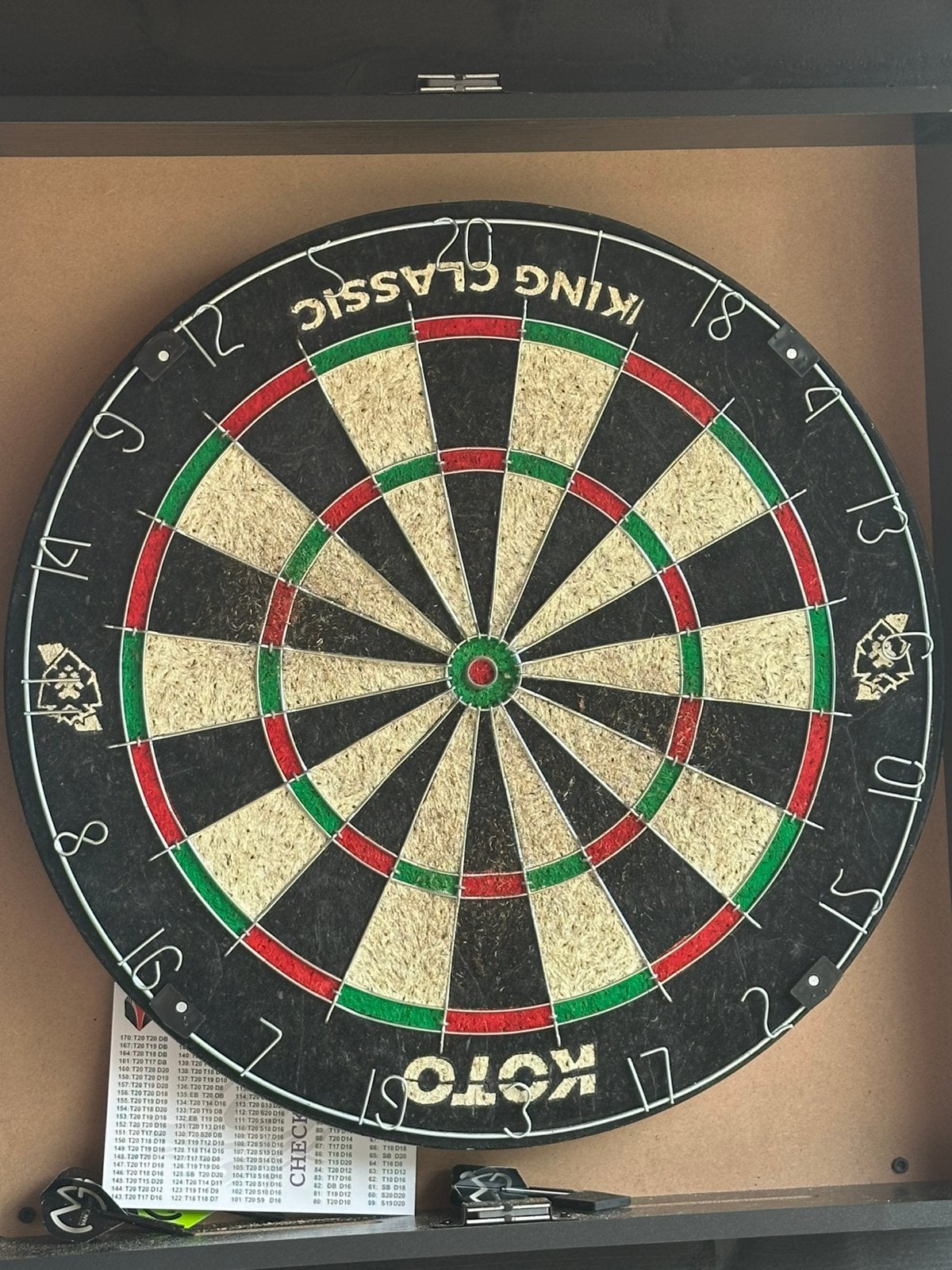 Koto dartbord, Ophalen, Zo goed als nieuw, Dartbord