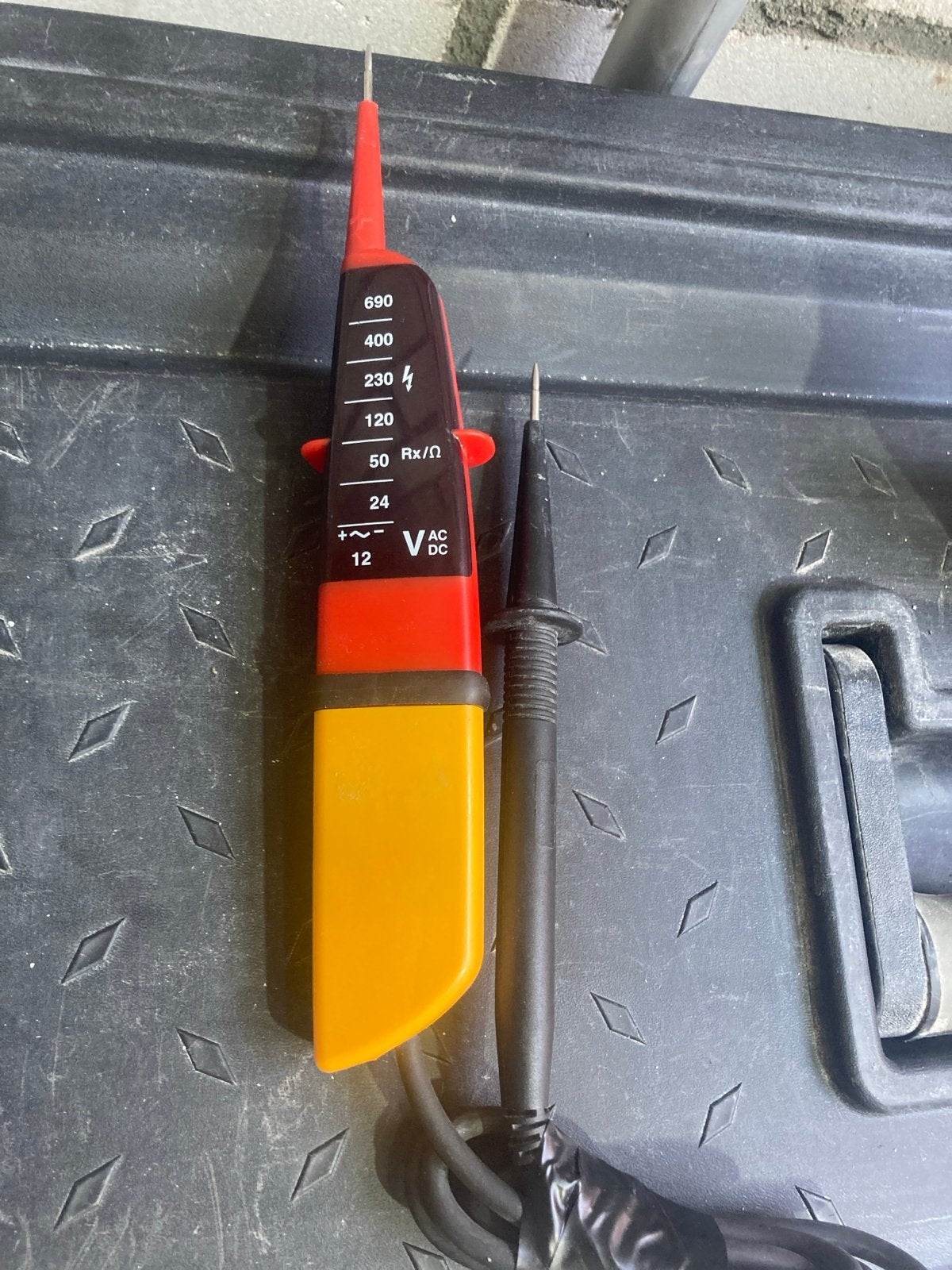 Fluke T50 Spanningstester - Betrouwbaar en Compact, Ophalen of Verzenden, Gebruikt, Overige merken, Overige typen