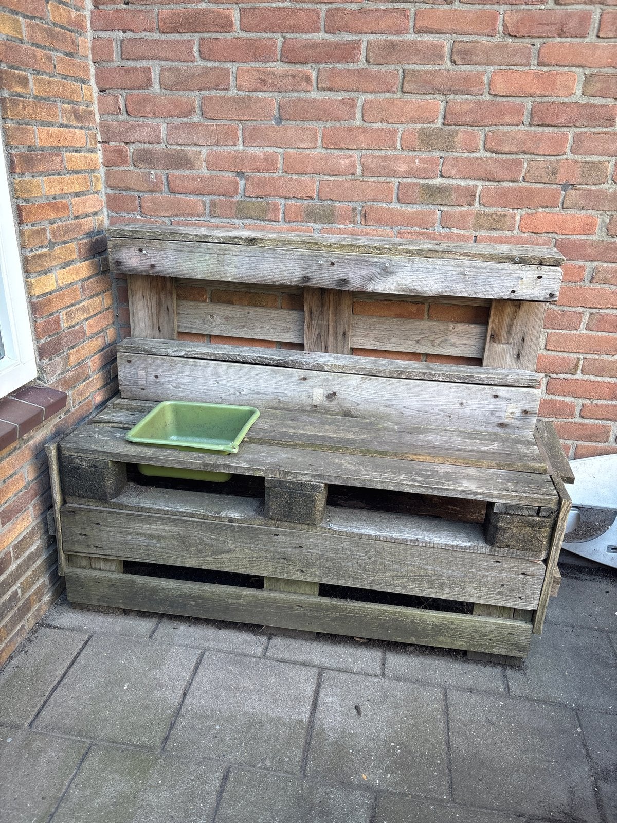 Zelfgemaakte modderkeuken / buiten speelkeuken, Kinderen en Baby's, Speelgoed | Speelkeukens, Ophalen, Gebruikt, Hout, Speelkeuken