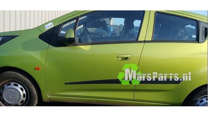 Portier 4Deurs links-voor van een Chevrolet Spark (48), Gebruikt, Deur, -, Ophalen of Verzenden