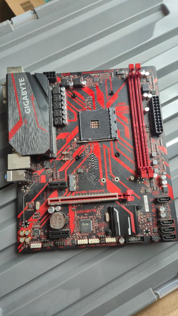 Gigabyte B450M GAMING Moederbord - AMD AM4 mATX, Computers en Software, Moederborden, Gebruikt, DDR4, AM4, Ophalen of Verzenden