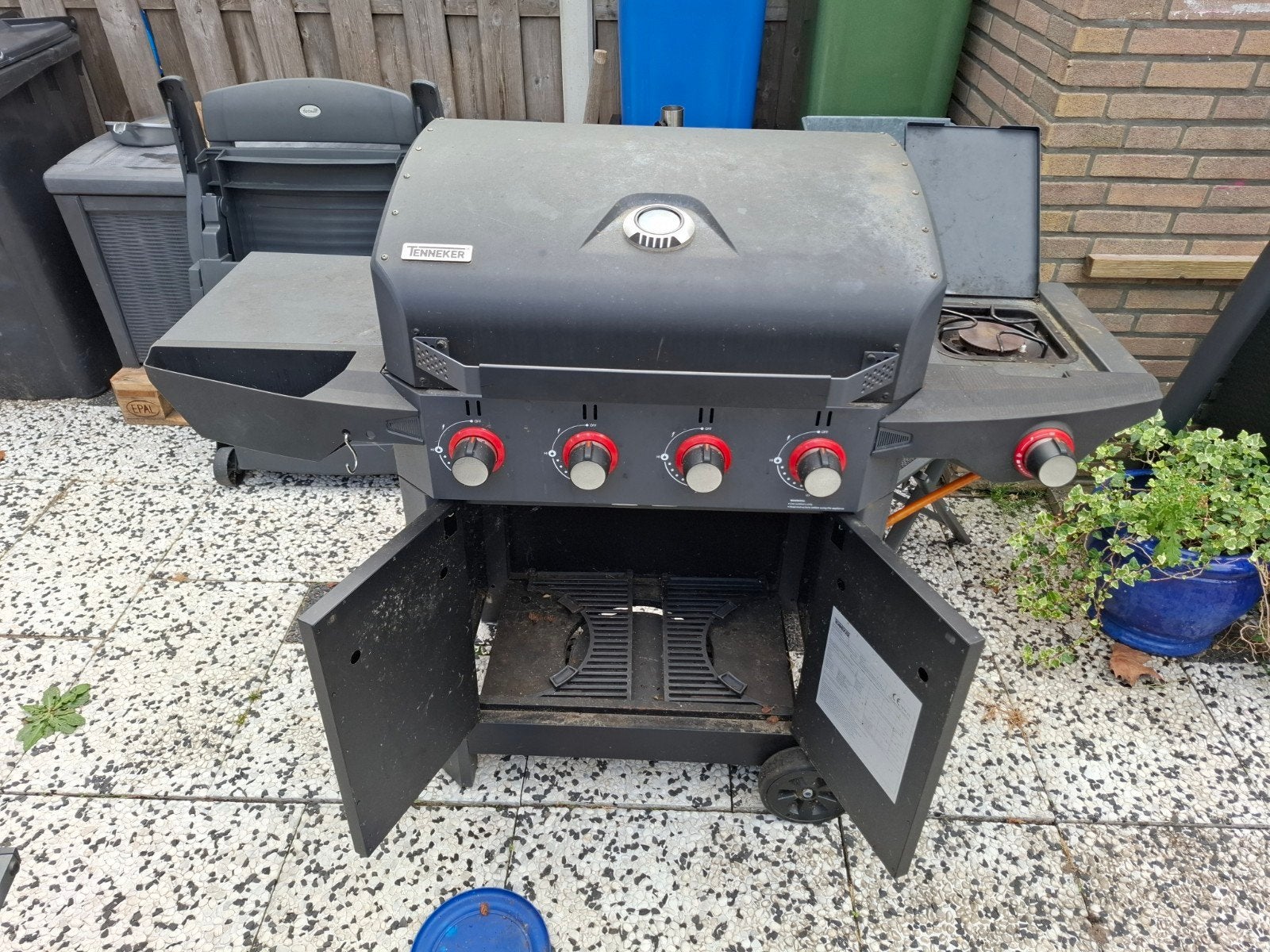 gas barbecue  met 4 branders en  zijbrander, Ophalen of Verzenden