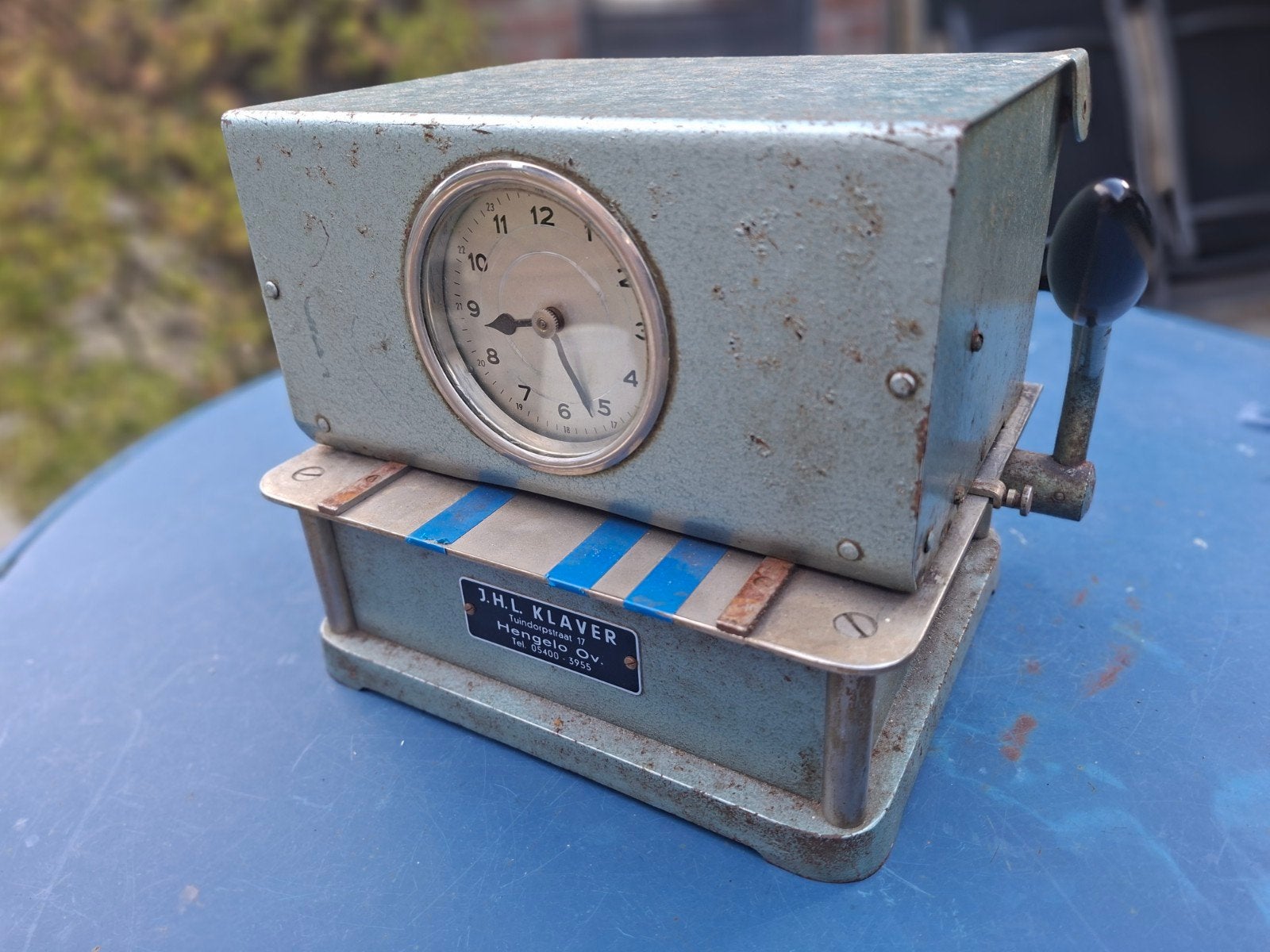 Vintage industriële prikklok stempelklok klok Klaver Hengelo, Ophalen of Verzenden