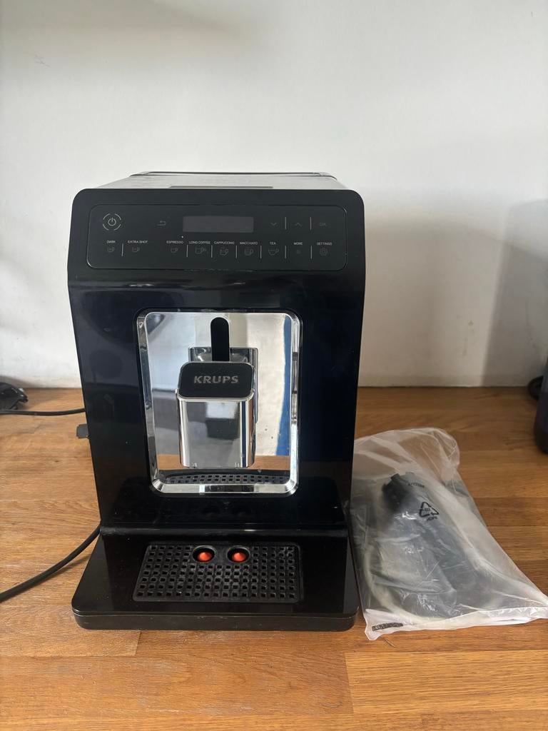 Krups Quattro Force EA890810 volautomatische koffiemachine, Ophalen, Afneembaar waterreservoir, Gebruikt, Koffiemachine