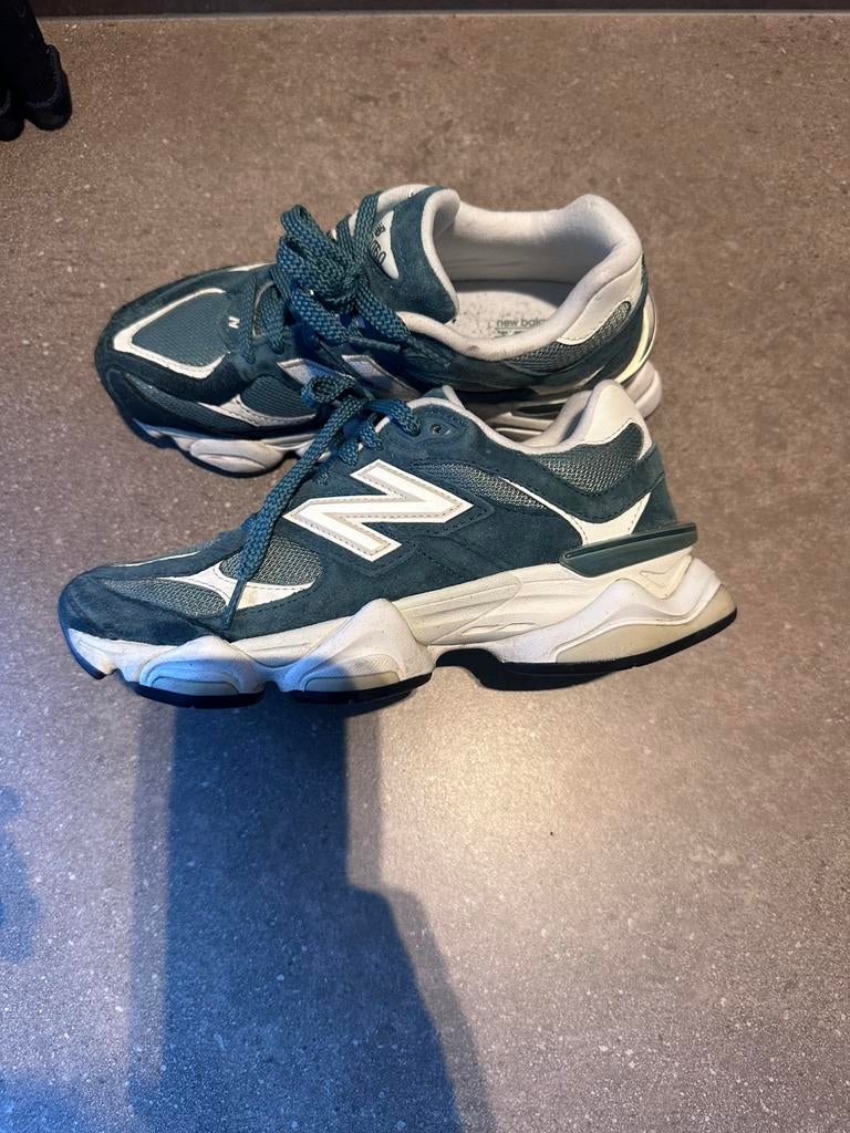 New balance 9060 groen  maat 37,5, Sport en Fitness, Basketbal, Ophalen of Verzenden, Zo goed als nieuw, Schoenen
