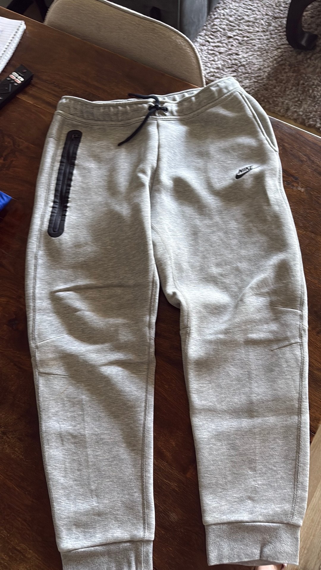 NIKE TECH maat 158, Ophalen, Zo goed als nieuw, Jongen, Broek