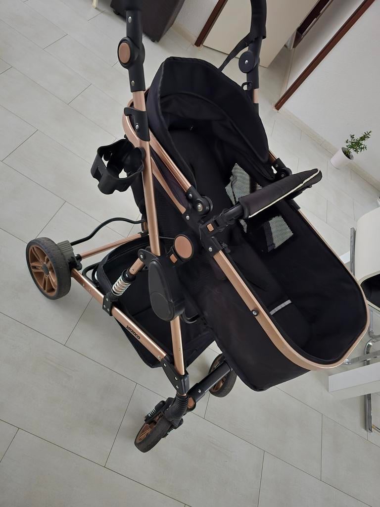 🫠🫠🫠Dit  kinderwagen van het merk Yazoco.🫠🫠🫠, Kinderen en Baby's, Kinderwagens en Combinaties, Ophalen of Verzenden, Zo goed als nieuw