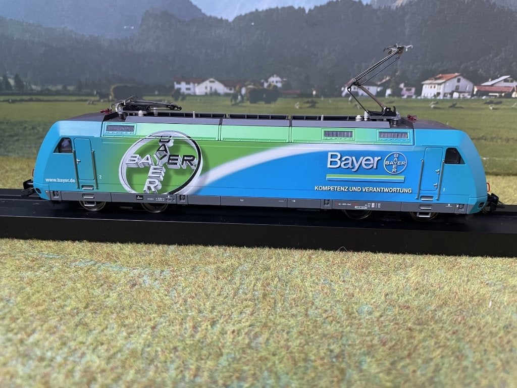 Märklin 37376 BR 101 096-6 in “Bayer Kompetenz”, Wisselstroom, Locomotief, Ophalen of Verzenden, Zo goed als nieuw