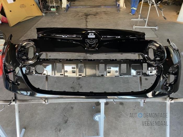 Voorbumper van een Renault Twingo (NV676), Auto-onderdelen, -, Renault, -, Nieuw