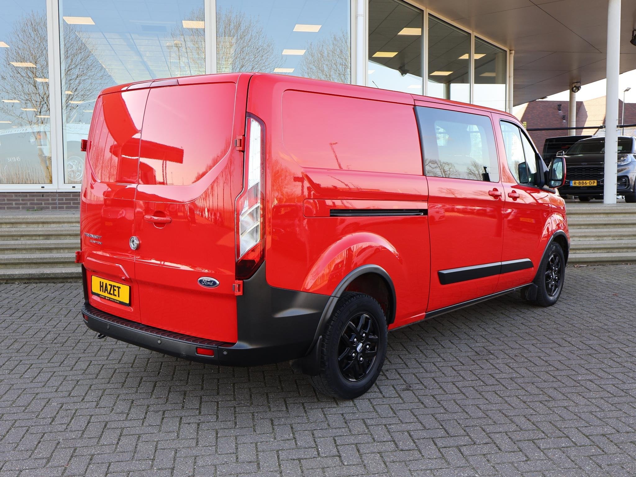 Ford Transit Custom 320 2.0 TDCI 130 PK TRAIL DUBBEL CABINE, Voorwielaandrijving, Euro 6, 4 cilinders, 2084 kg