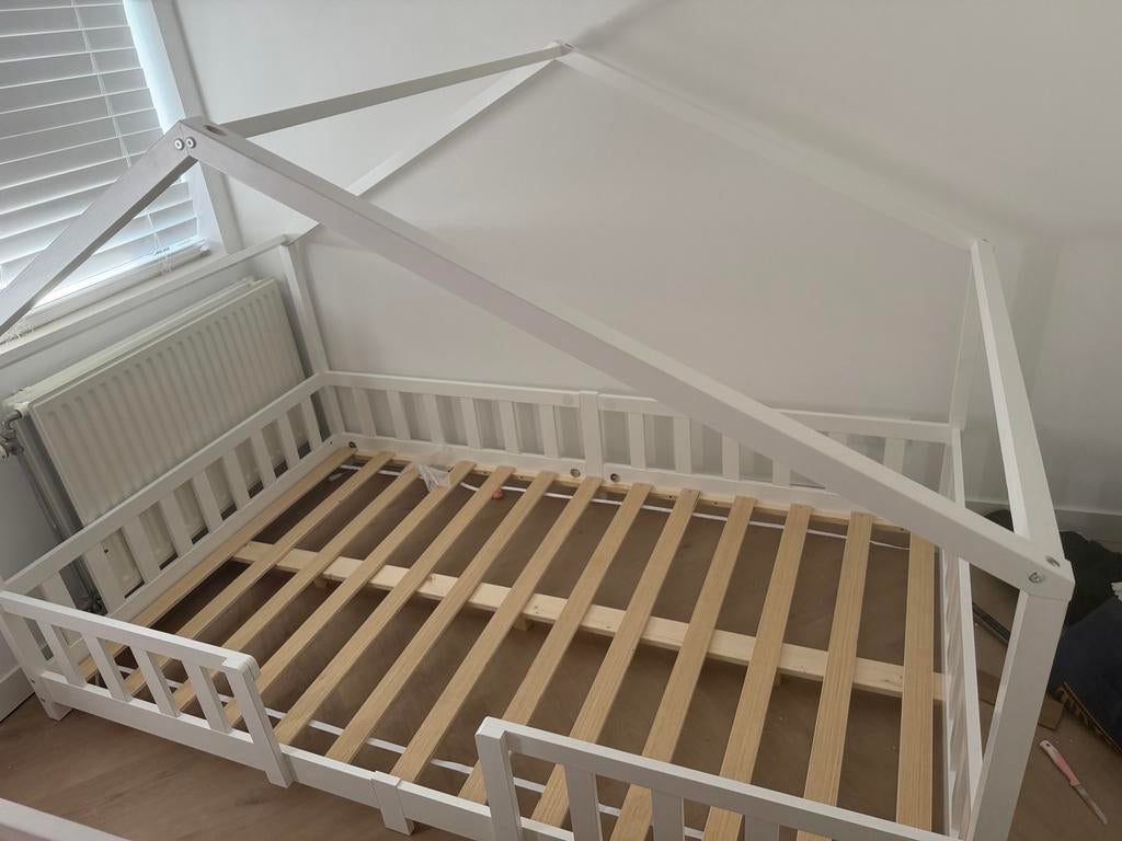 Wit huisbed met lattenbodem - nieuw, 85 tot 100 cm, Nieuw, Ophalen of Verzenden, Lattenbodem