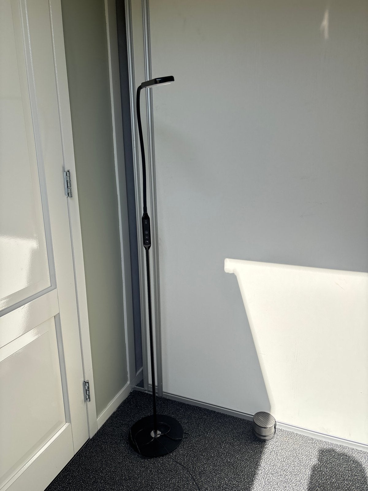 Briloner LED Vloerlamp - Zwart, 8W, Dimbaar en afstandbedien, Huis en Inrichting, Ophalen, Zo goed als nieuw, Metaal, 150 tot 200 cm