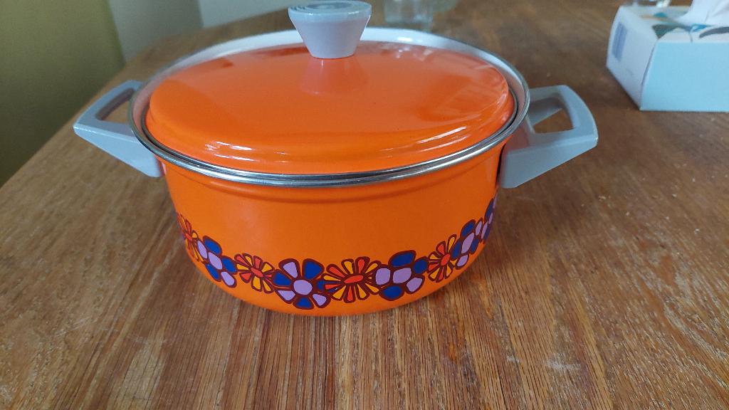 emaille pan orange, Huis en Inrichting, Keuken | Potten en Pannen, Ophalen of Verzenden, Gebruikt, Overige materialen, Kookpan of Snelkookpan