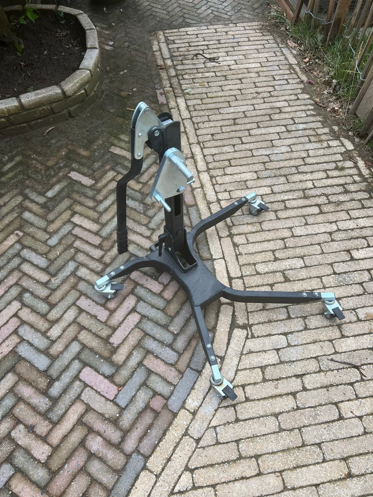 Motorstandaard met lift met wielen, Ophalen, Gebruikt
