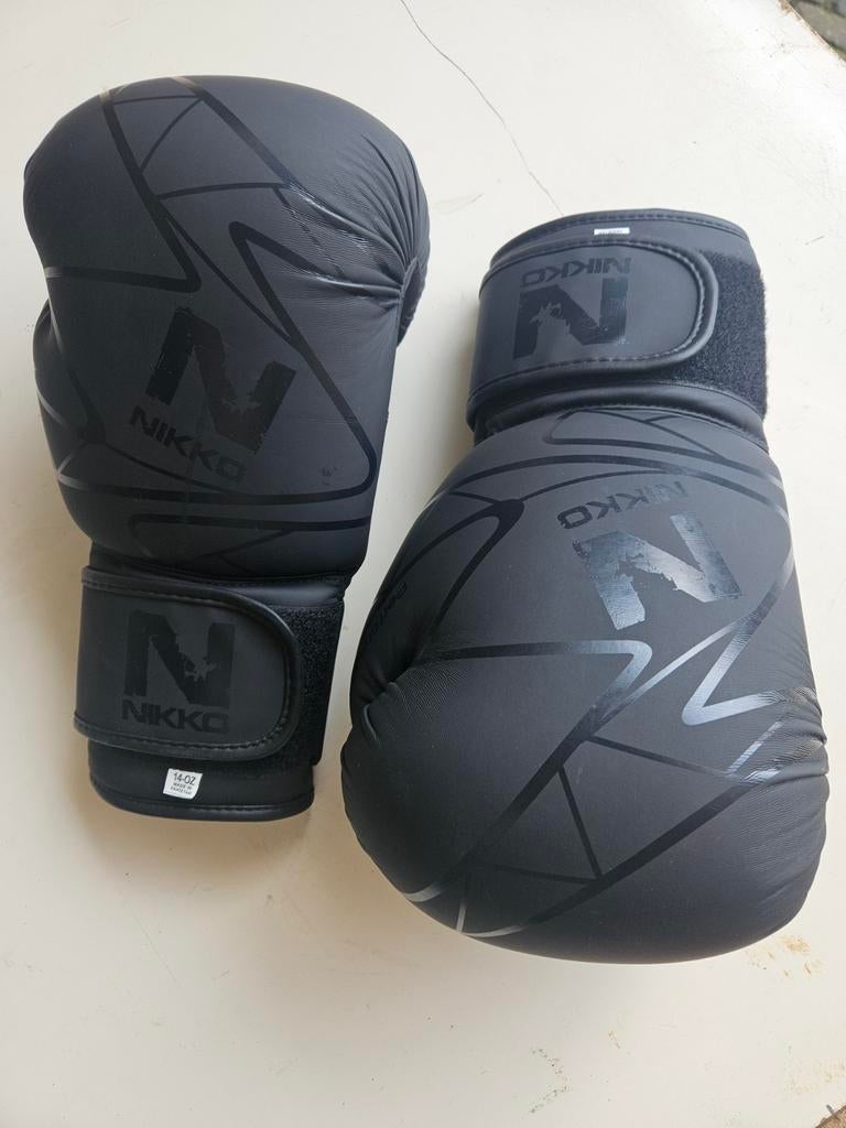 Nikko Bokshandschoenen 14OZ - Zwart, Ophalen of Verzenden, Zo goed als nieuw, Bokshandschoenen