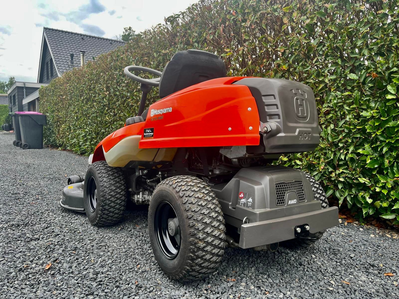 Gebruikte Husqvarna 216AWD, 4x4 hydrostaat, 103cm., Tuin en Terras, Zitmaaiers, Ophalen, Spangahoekweg 67, Gebruikt, Husqvarna