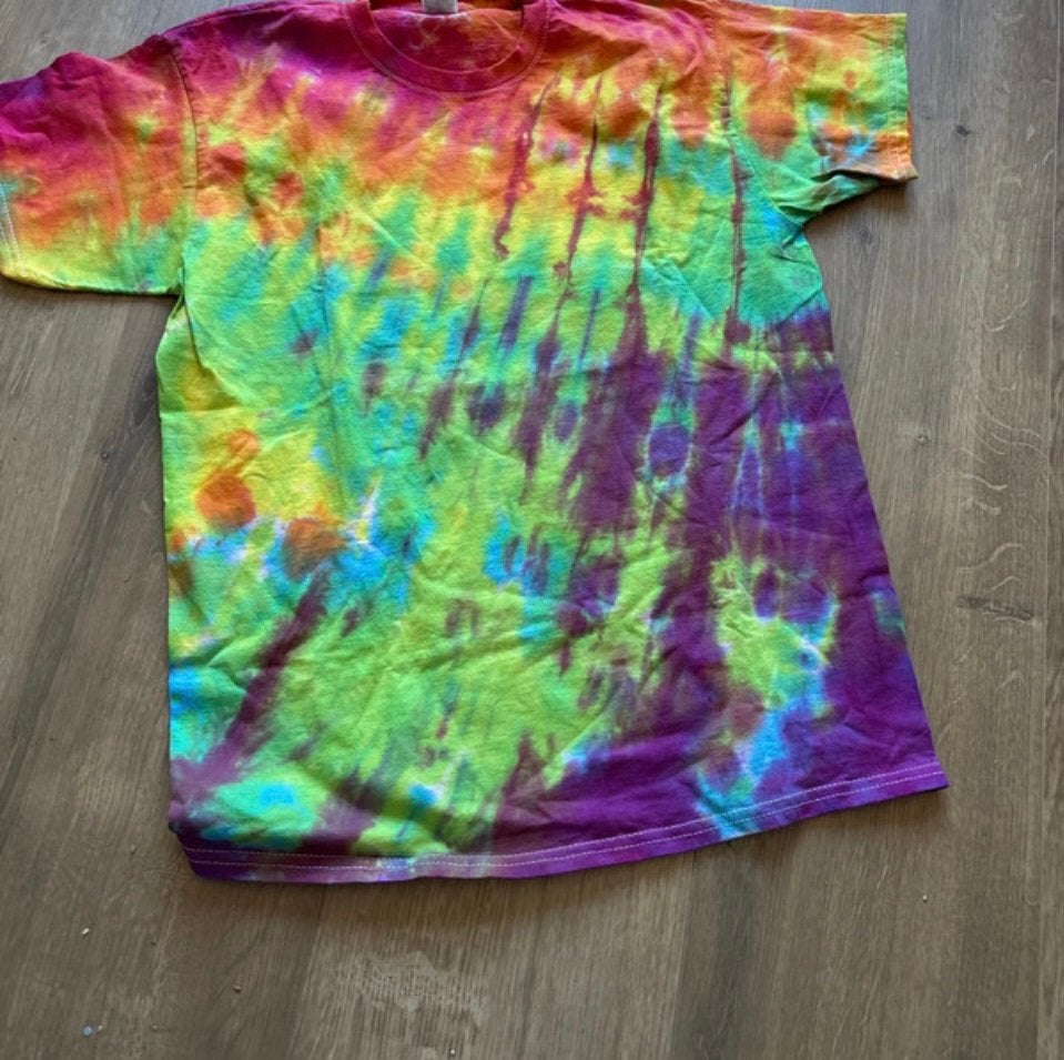 Handgeverfd t shirt 152, Kinderen en Baby's, Ophalen of Verzenden, Zo goed als nieuw, Jongen of Meisje, Shirt of Longsleeve
