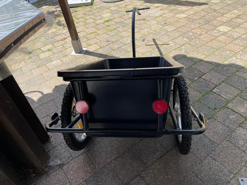 Stevige fietsaanhanger met kunststof bak, Ophalen of Verzenden, Gebruikt, Bagagekar, 40 tot 60 kg