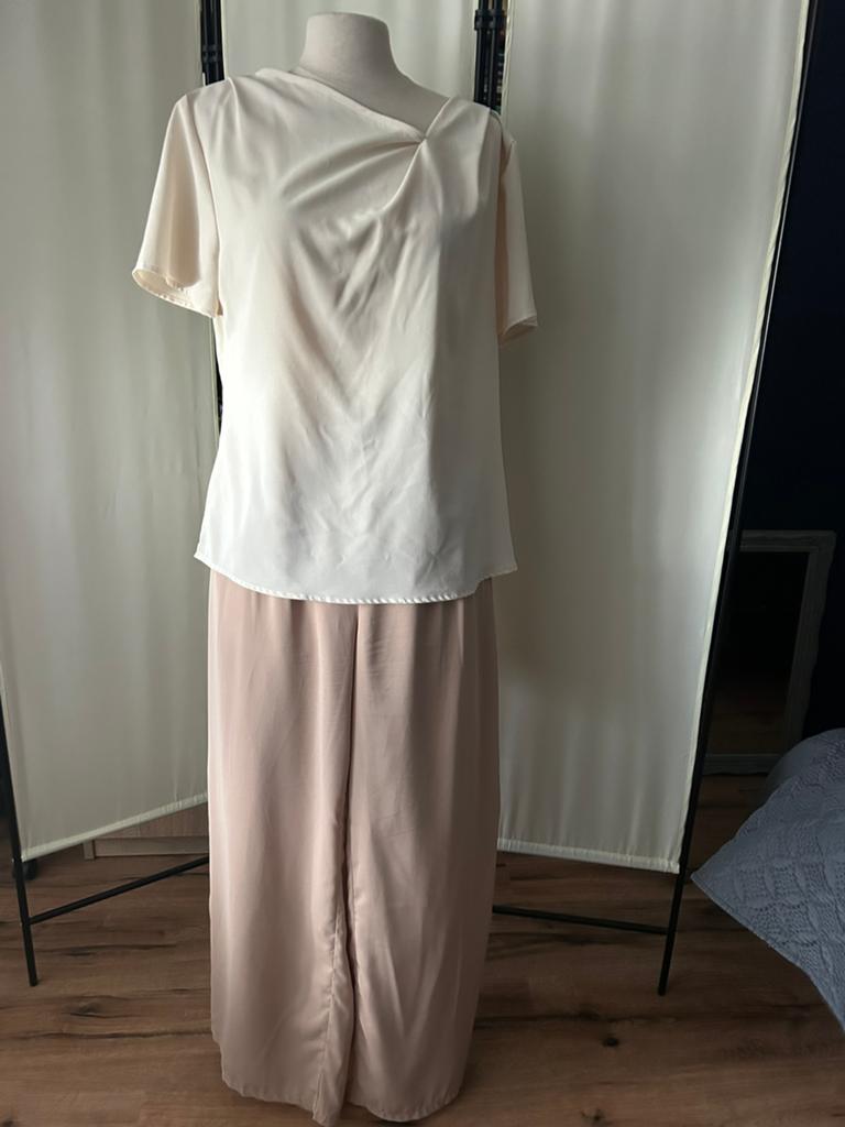 Elegante beige/crème broek met bijpassende top, Ophalen of Verzenden, Zo goed als nieuw, Beige
