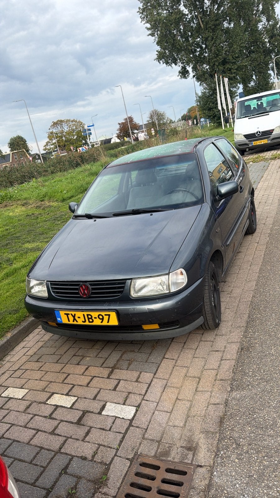 Volkswagen Polo 1.6 55KW 1998 Blauw, Auto's, Voorwielaandrijving, 450 kg, 74 pk, 31 €/maand