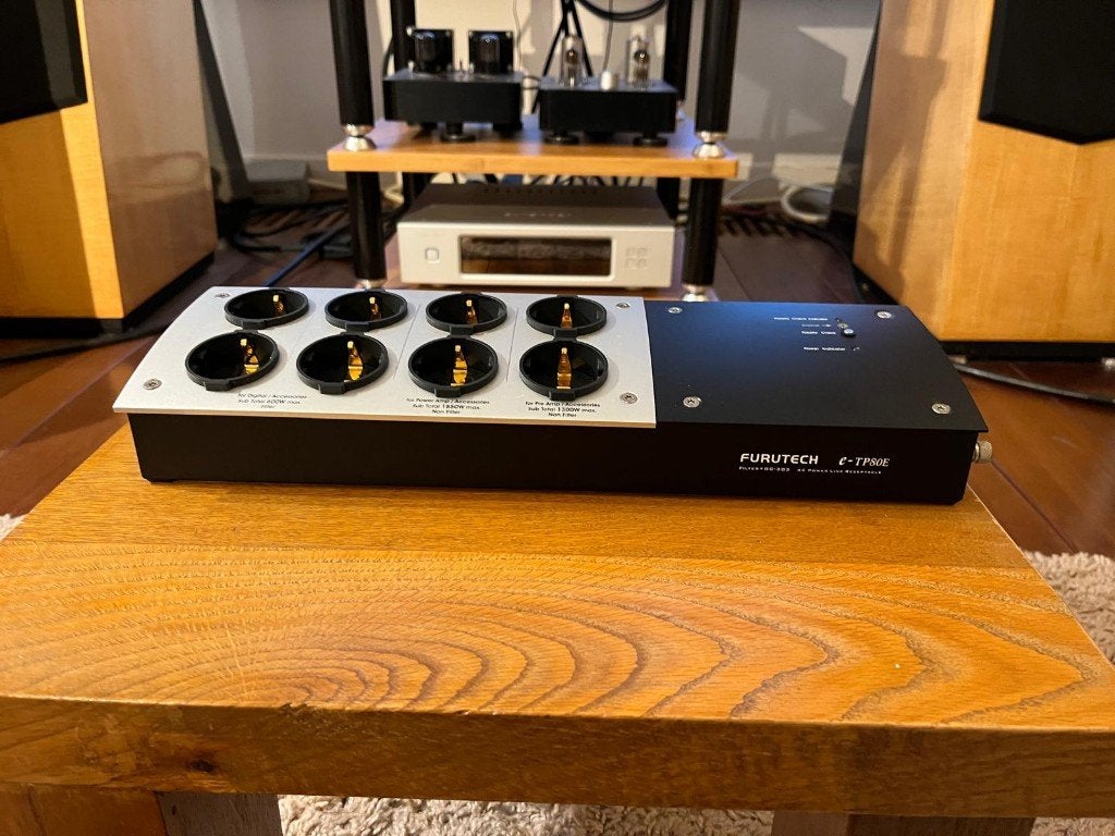 Furutech e-TP80E stroomfilter / stekkerblok, Ophalen, Zo goed als nieuw, Minder dan 2 meter, Overige kabels