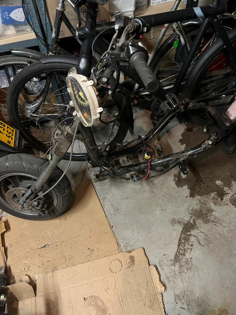 Vivacity frames en blok, Fietsen en Brommers, Brommeronderdelen | Scooters, Ophalen of Verzenden, Gebruikt, Blok, Peugeot