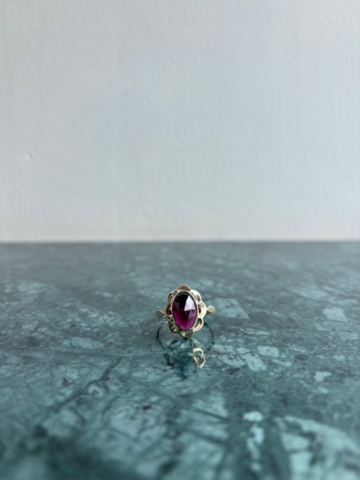 Vintage ring 14 karaat goud met granaat edelsteen, Ophalen of Verzenden, Goud, Ring, Met edelsteen