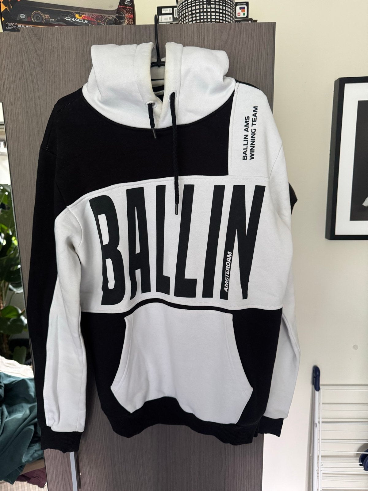 Ballin Amsterdam Hoodie Zwart/Wit Maat M, Ophalen of Verzenden, Zo goed als nieuw, Maat 52/54 (L), Wit
