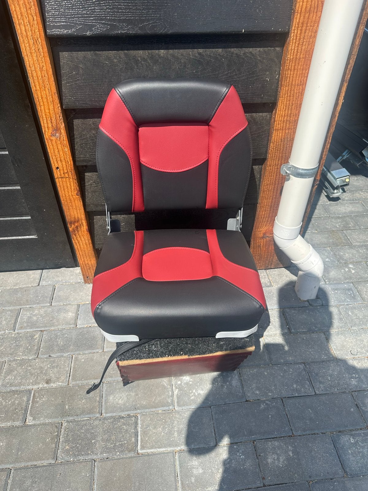 Draaibaar bootstoeltje rood/zwart, Watersport en Boten, Accessoires en Onderhoud, Ophalen, Gebruikt, Interieur en Kussens