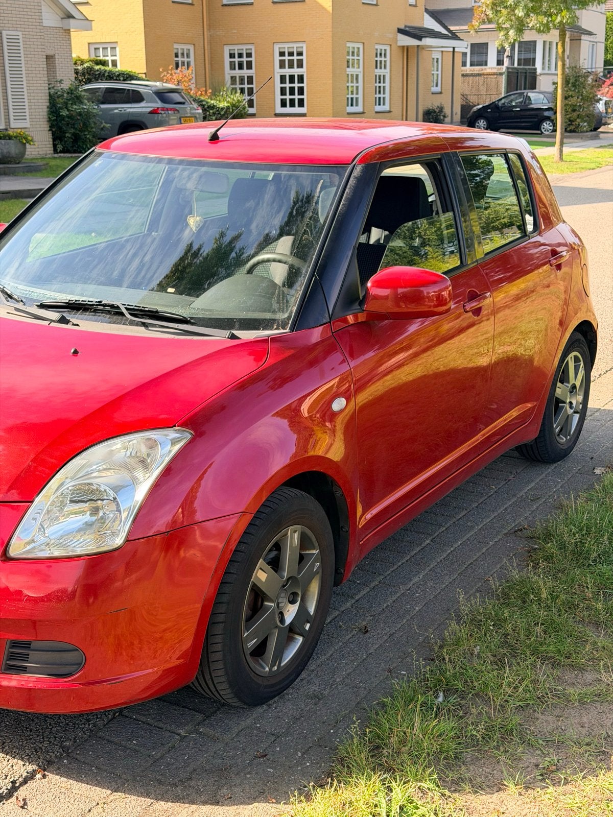 Foto 3 van Suzuki Swift 1.3 5D Airco – APK 03-2027