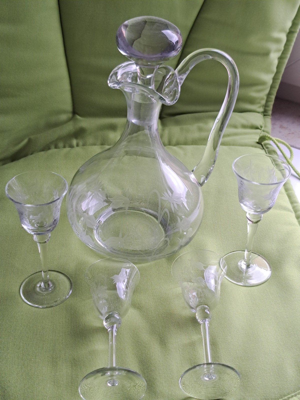 Vintage glazen karaf met 4 borrelglaasjes, gegraveerd, Antiek en Kunst, Ophalen of Verzenden
