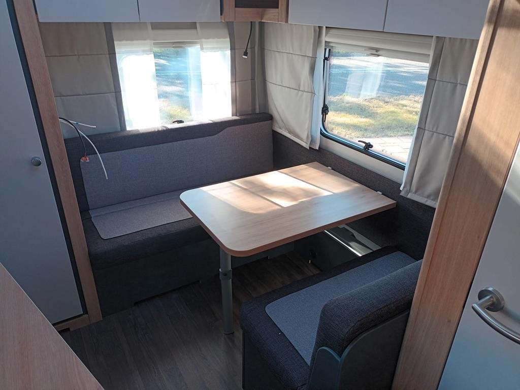 Knaus Sport Platinum 420 QD, Caravans en Kamperen, Serviceluik, Bedrijf, Treinzit, 5 tot 6 meter