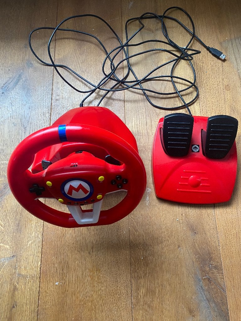 Hori Mario kart gaming stuur en pedalen, Ophalen of Verzenden, Gebruikt, Zonder controller, Switch Original