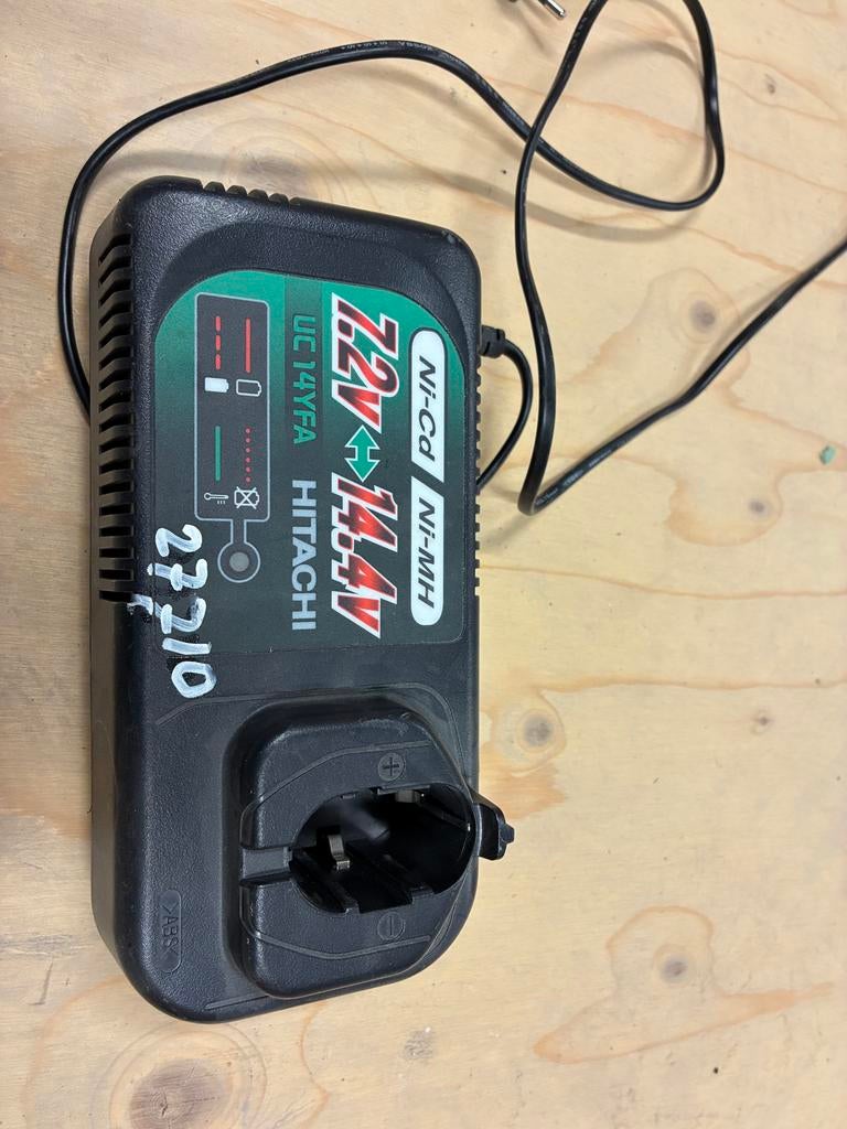 Hitachi UC 14YFA Oplader 7.2V-14.4V Ni-Cd/Ni-MH - Zo goed al, Ophalen, Zo goed als nieuw