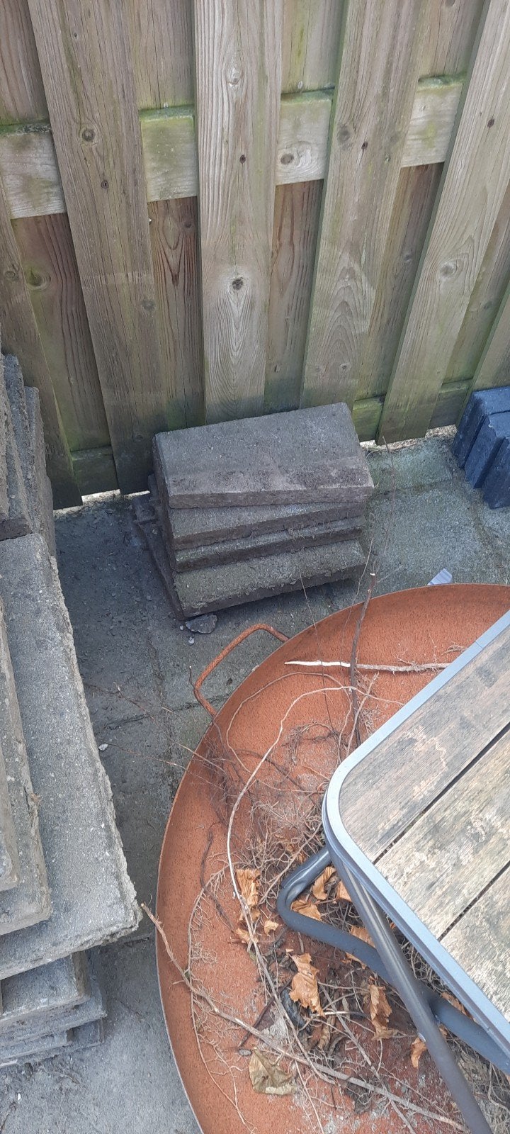 Gratis af te halen: Tegels 30x30, Tuin en Terras, Tegels en Klinkers, Ophalen, Overige materialen, Gebruikt, Minder dan 5 m²