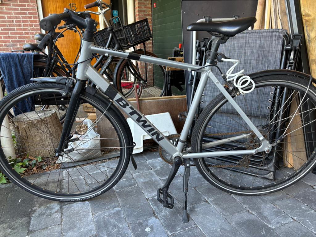 B'TWIN Hybride Fiets - Perfect voor Stad en Recreatie, Gebruikt, Velgrem, Versnellingen, 53 tot 57 cm