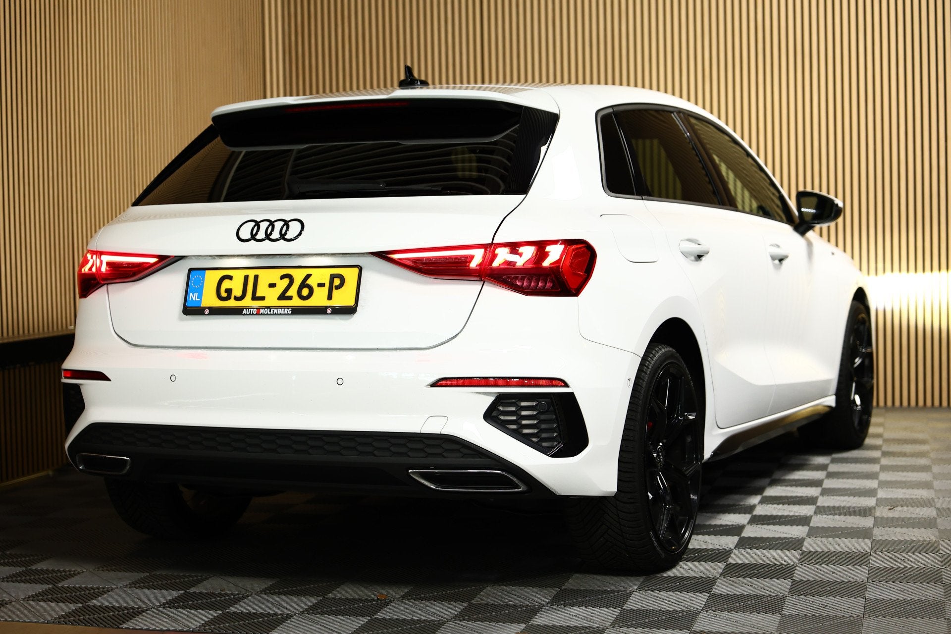 Audi A3 Sportback 40 TFSI e S-Line PANO VIRTUAL CARPLAY LEDE, 4 cilinders, 1535 kg, Leder en Stof, Wit