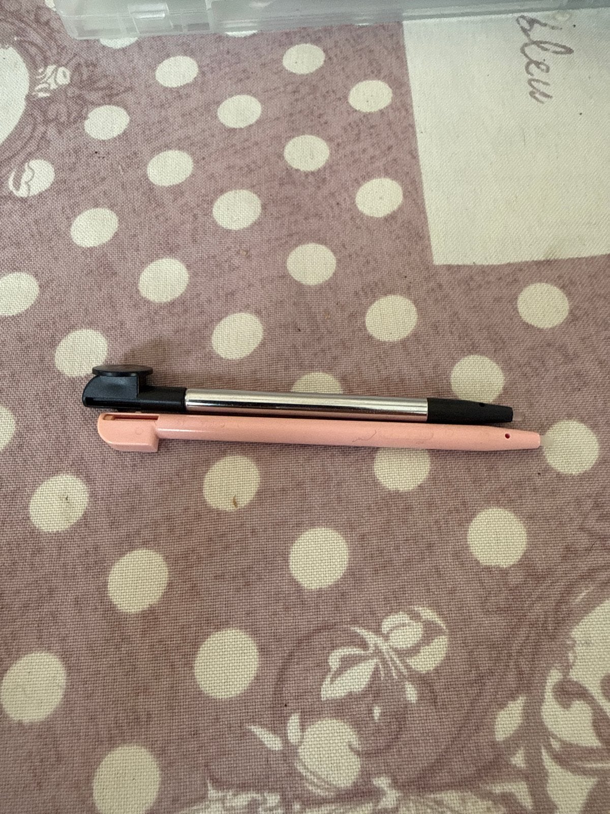 Stylus pennen voor Nintendo DS (zwart en roze), Nintendo, Ophalen of Verzenden, Gebruikt, Overige typen