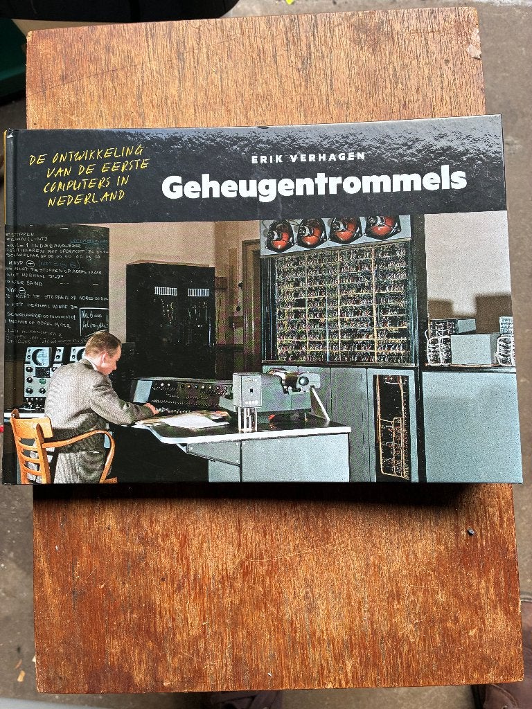 Geheugentrommels ; boek over geschiedenis Computers, Ophalen of Verzenden, Zo goed als nieuw, Hardware, Erik Verhagen