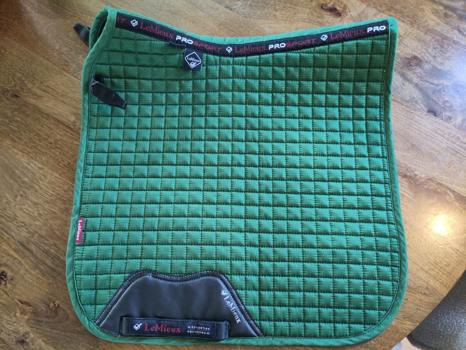 LeMieux dressuur zadeldekje maat S/M, Dieren en Toebehoren, Zadeldekje, Ophalen of Verzenden, Zo goed als nieuw, Pony (P)