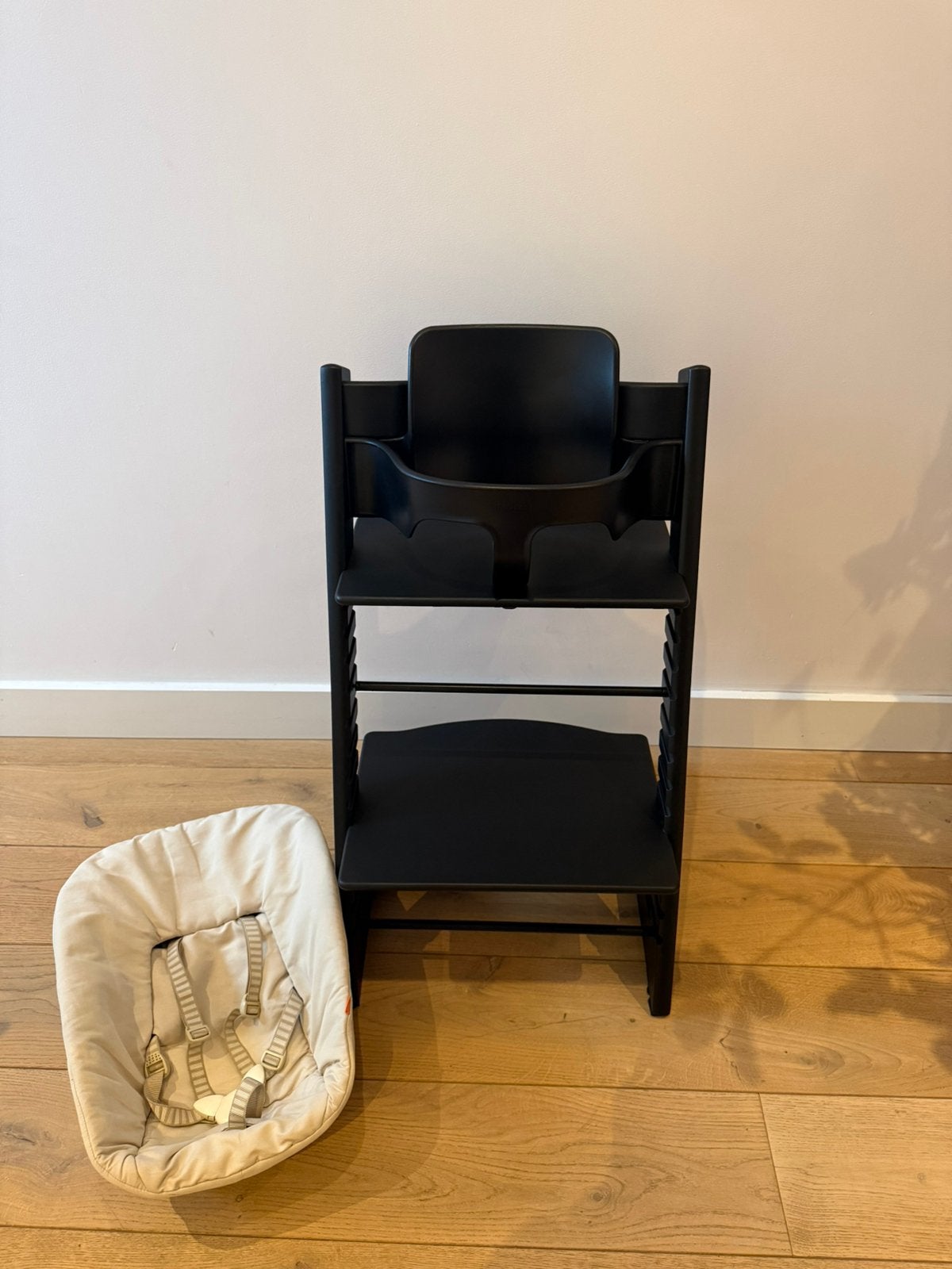 Stokke Tripp Trapp Zwart Inclusief Newborn Set & Babyset, Ophalen, Zo goed als nieuw, Meegroeistoel