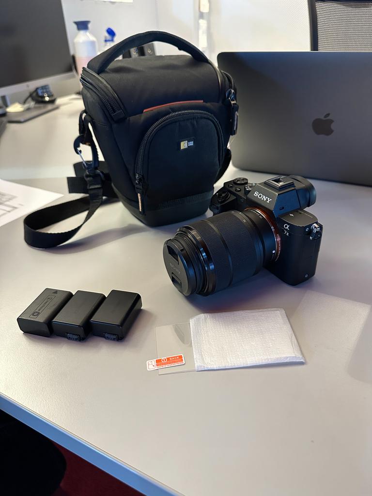 Sony A7 II COMPLEET MET 24-70 Lens + Tas + 3 Accus en meer!, Audio, Tv en Foto, Fotocamera's Digitaal, Zo goed als nieuw, Spiegelreflex