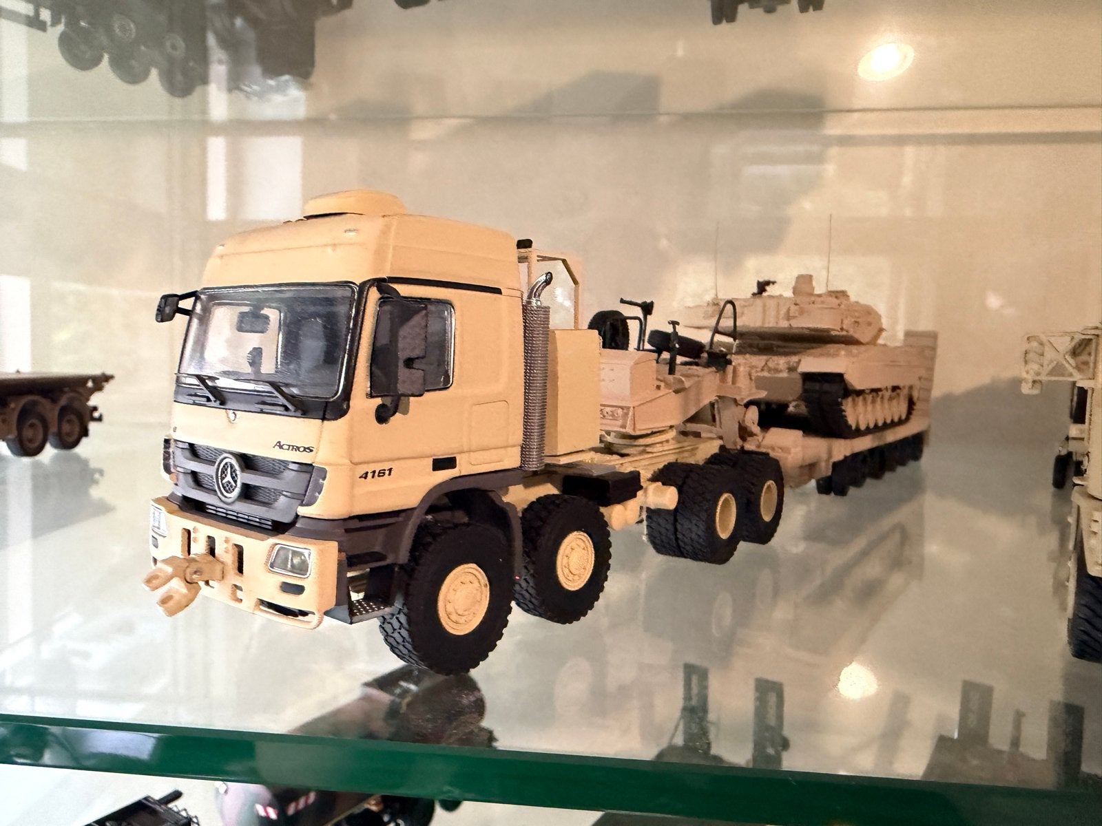 WSI Actros 8x8 Titan met oplegger en Leopard 2A6 (woestijn), Ophalen of Verzenden, Bus of Vrachtwagen, Overige merken