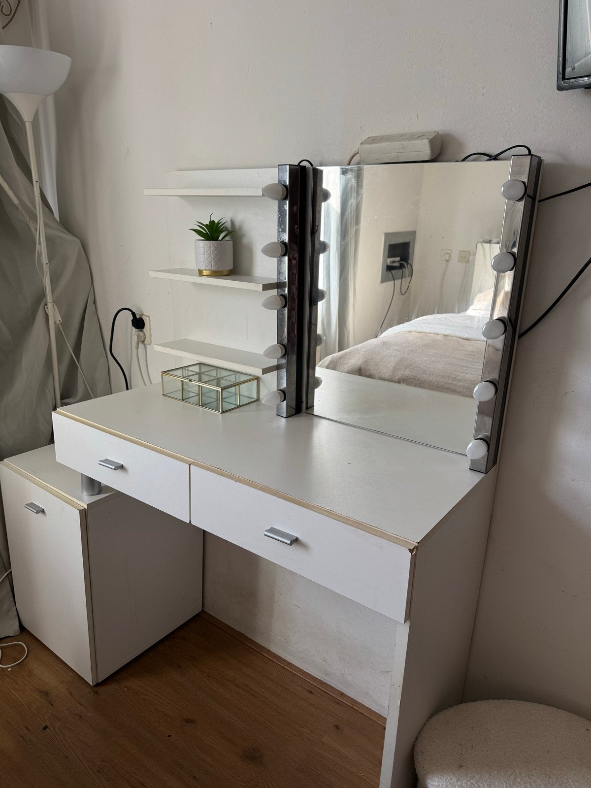 Witte make-up tafel met spiegel en verlichting, Ophalen, Gebruikt, Hout, 100 tot 150 cm