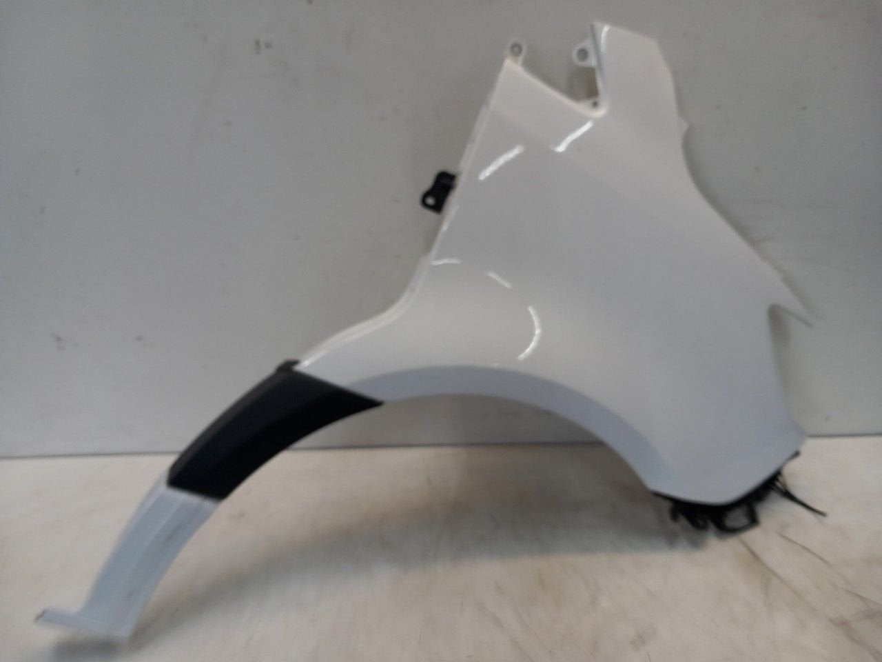 Spatbord rechts voor Mercedes-Benz Sprinter, Onderdelen@venauto.nl, Van der Ven Autorecycling B.V., Gebruikt, Ettenseweg 76, 4706 PB Roosendaal, The Netherlands