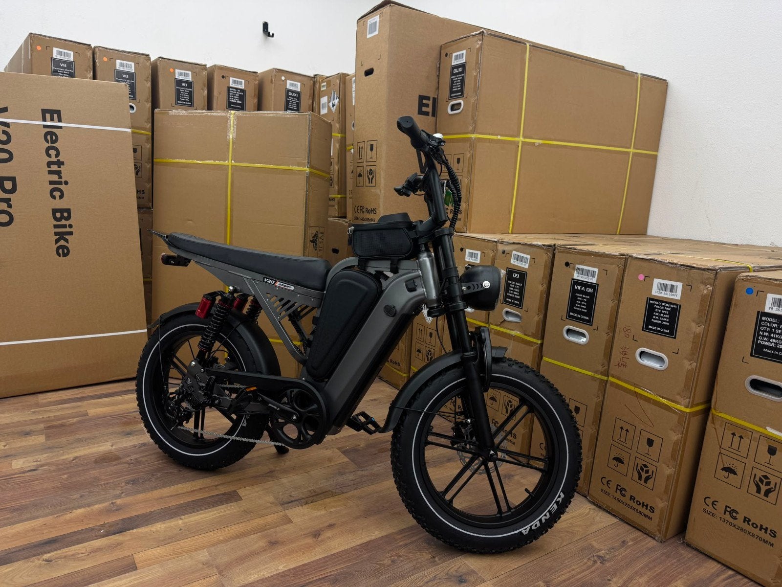 V8 / V20 / Fatbikes / Factuur / Garantie / Rijklaar Mini, 24 inch of meer, Ophalen of Verzenden, Voetsteunen, Nieuw