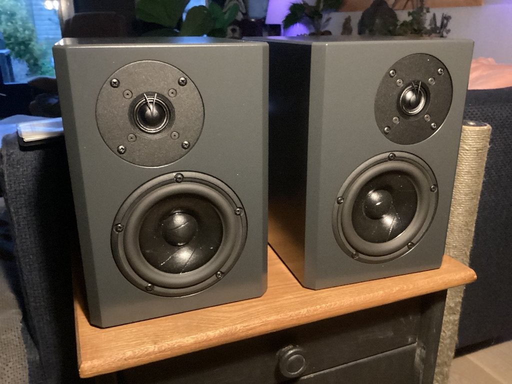 Scanspeak A4 monitor luidsprekers, Stereo speakers, Zo goed als nieuw, 60 tot 120 watt, Ophalen