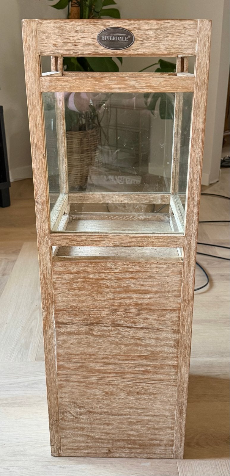Riverdale Vitrinekastje - Hout en Glas, Ophalen, Met plank(en), Minder dan 50 cm, Gebruikt