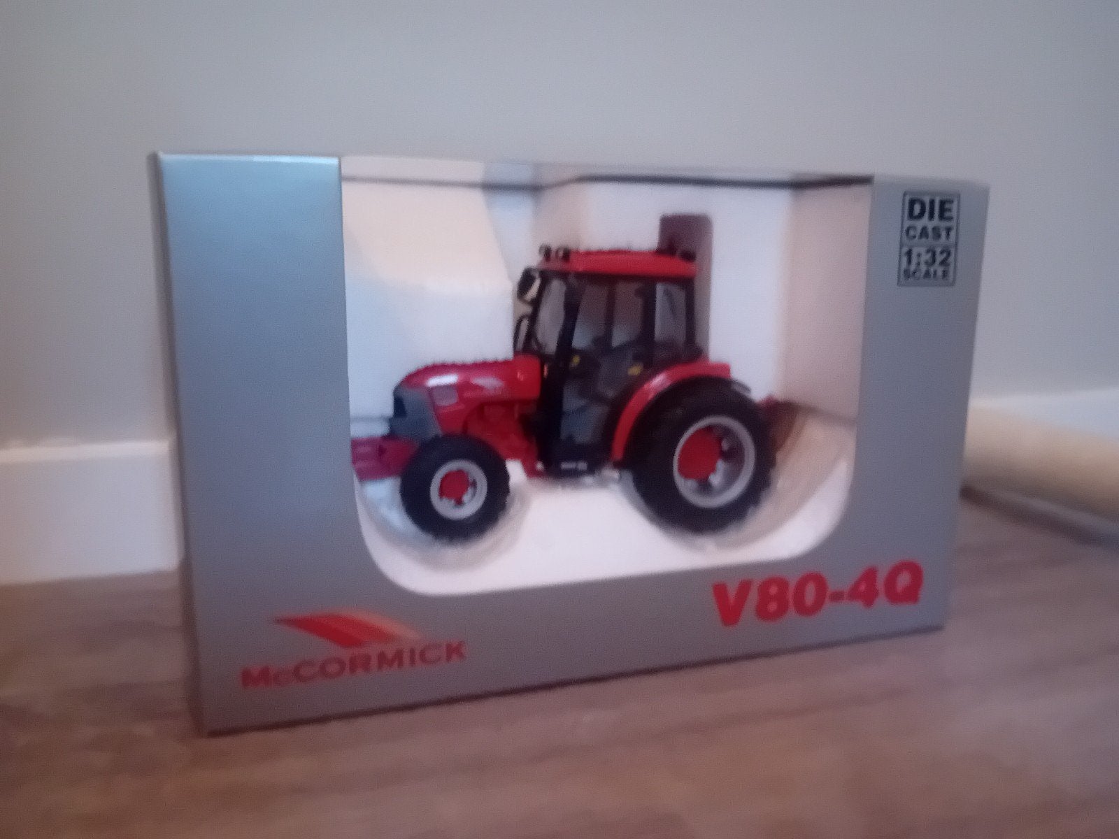 Mc cormick v80 universal hobbies, Ophalen of Verzenden, Nieuw, Tractor of Landbouw, Universal Hobbies